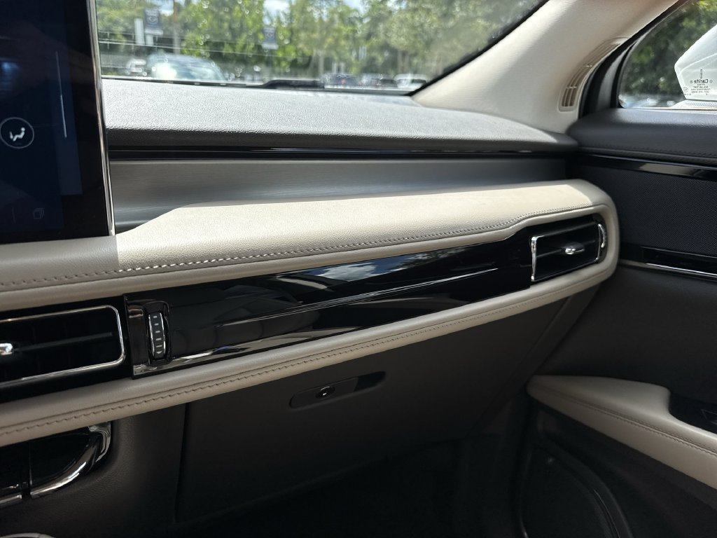 Used 2022 Lincoln Nautilus FWD image 56