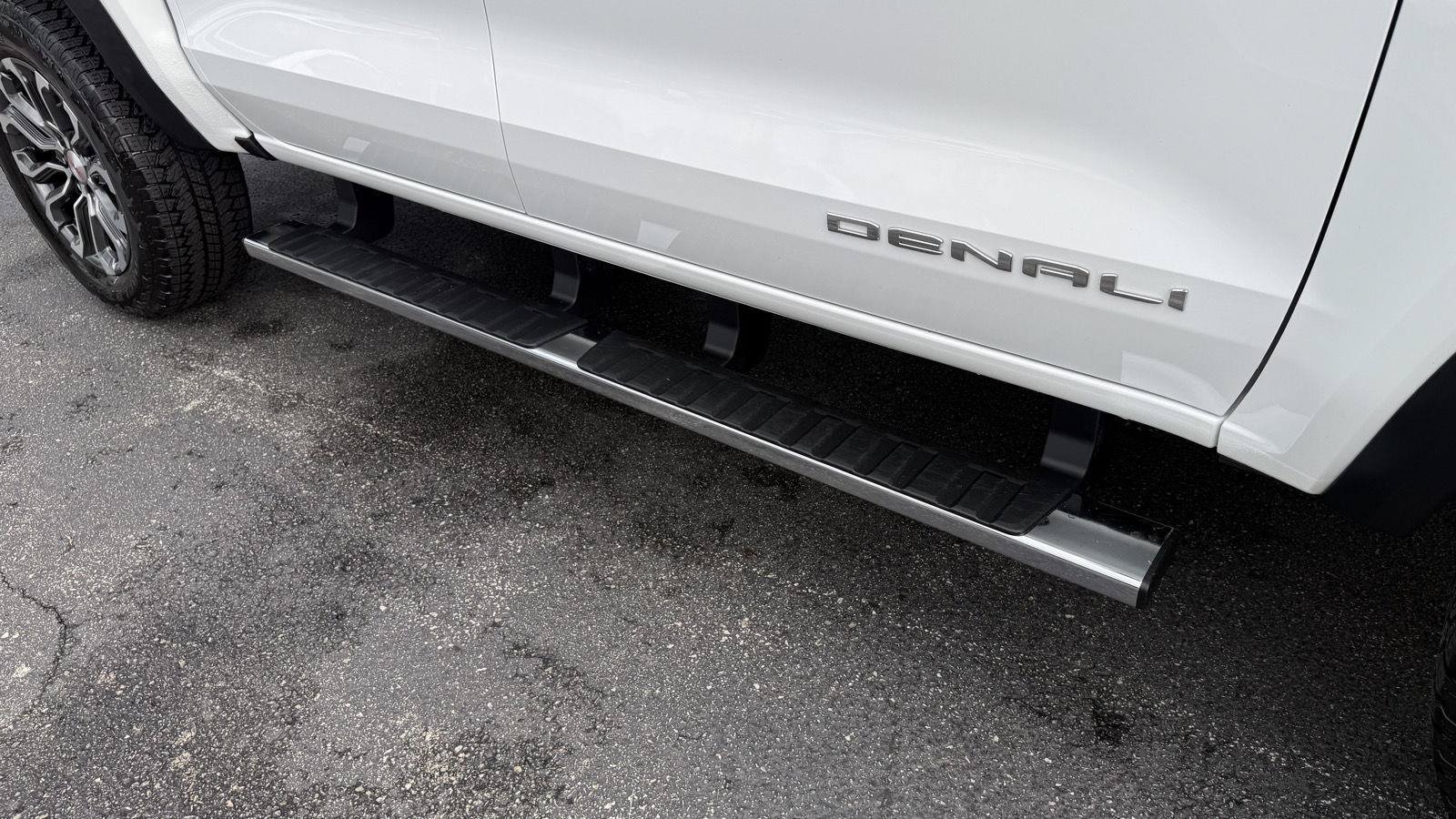 Used 2023 GMC Canyon Denali AWD/4WD image 16