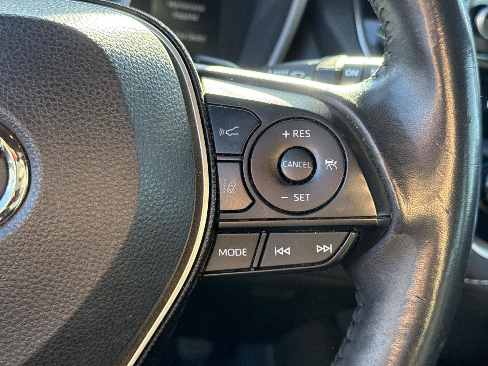 Used 2019 Toyota Corolla SE w/ Carpet Mat Package FWD image 11