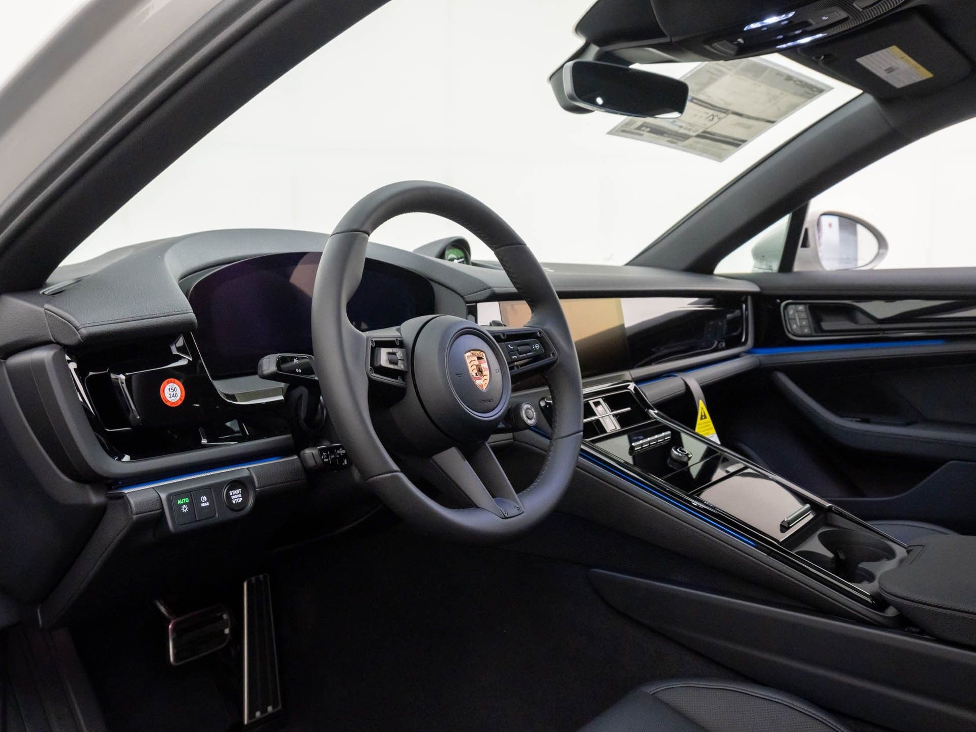 New 2026 Porsche Panamera 4 image 4