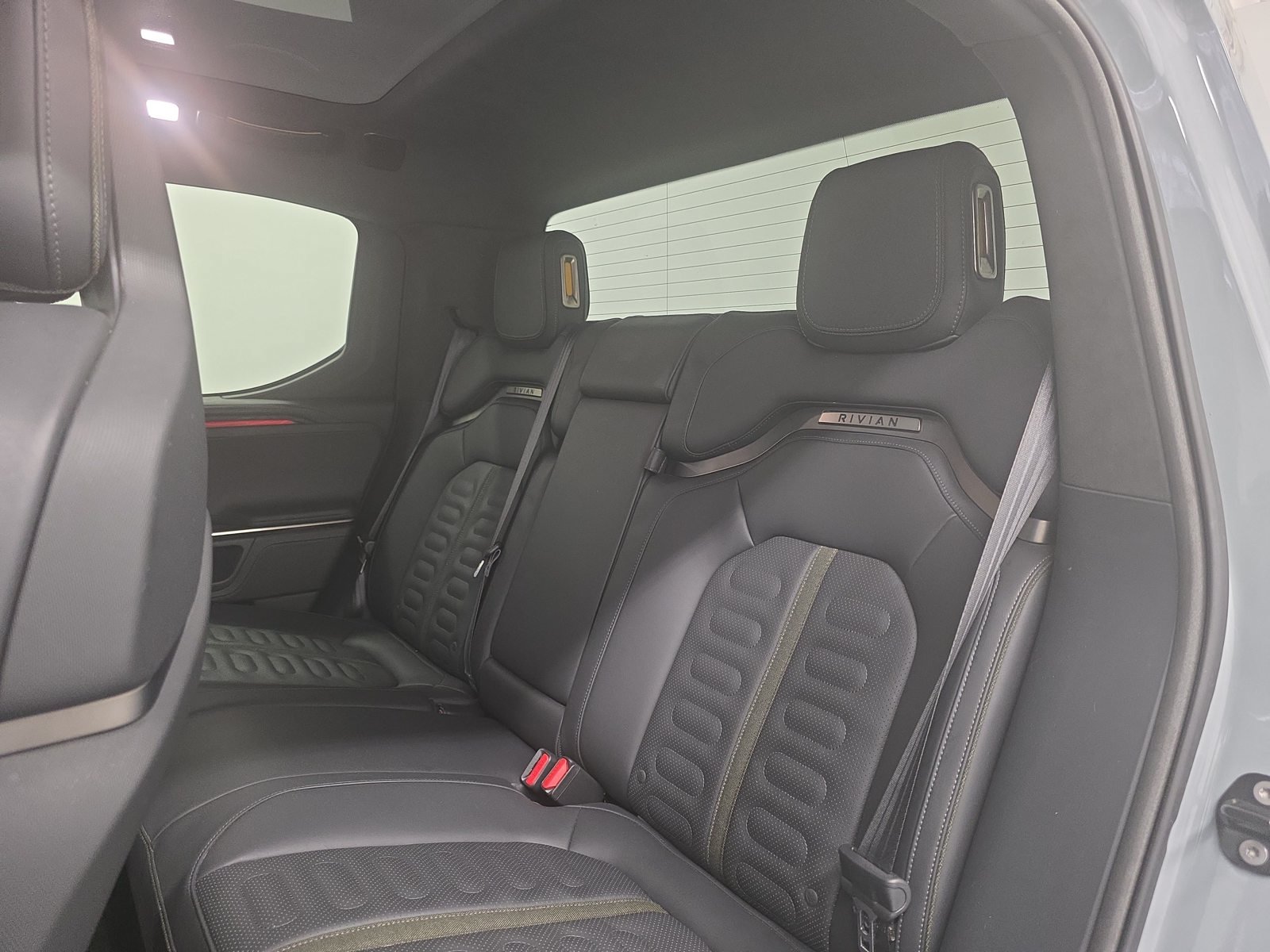 Used 2022 Rivian R1T Adventure AWD/4WD image 21