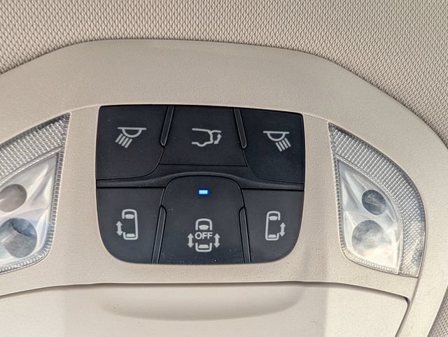 Used 2024 Chrysler Pacifica Touring-L FWD image 31