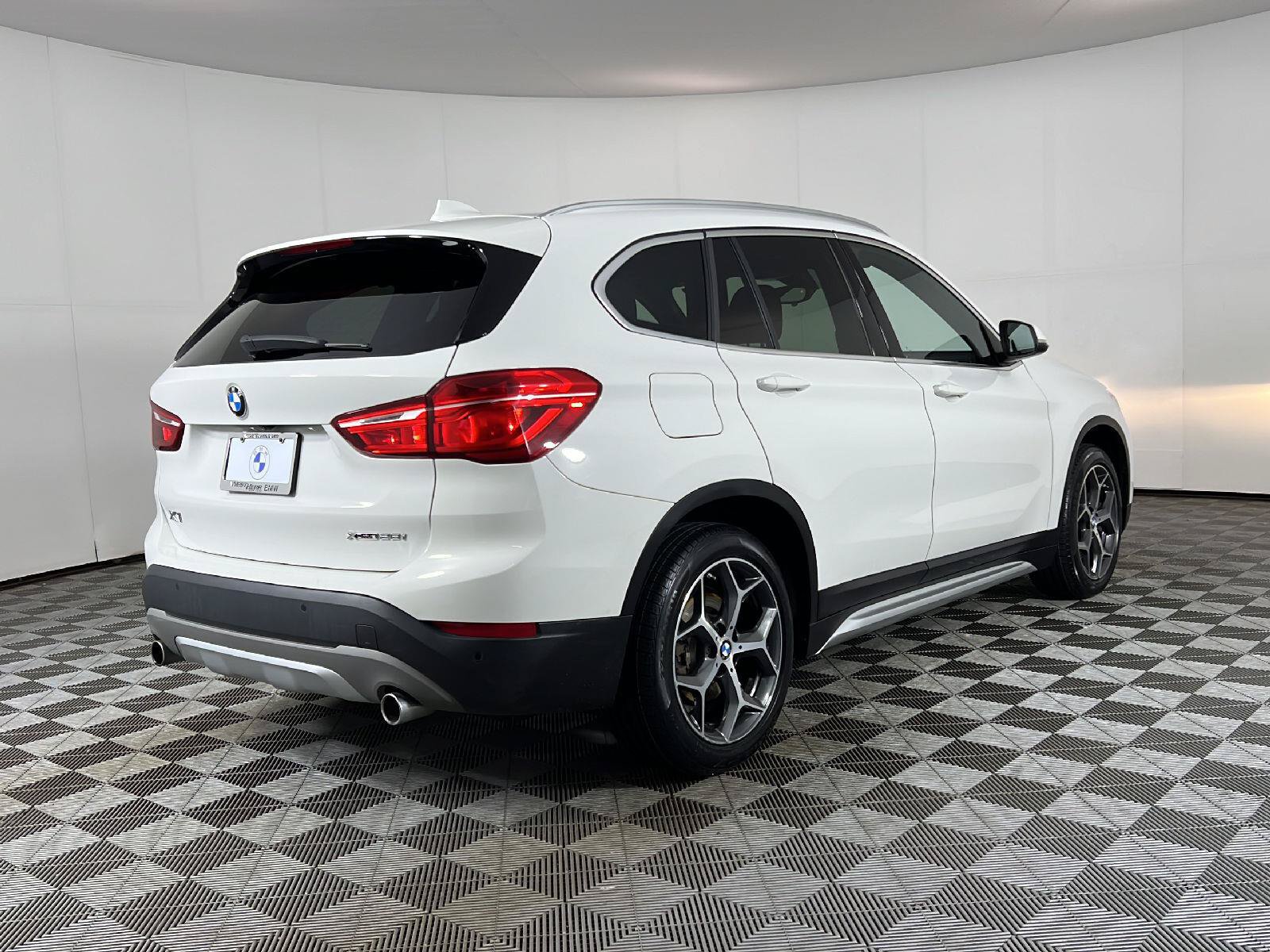 Used 2019 BMW X1 xDrive28i w/ Convenience Package AWD/4WD image 5