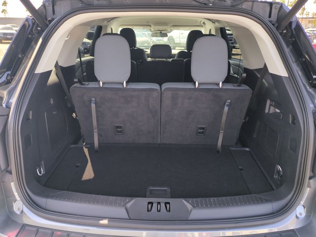Used 2025 Ford Explorer Active AWD/4WD image 6