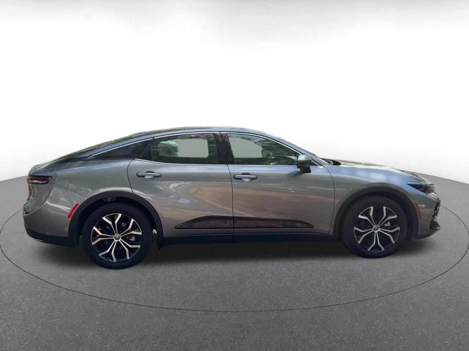 Used 2025 Toyota Crown XLE image 17