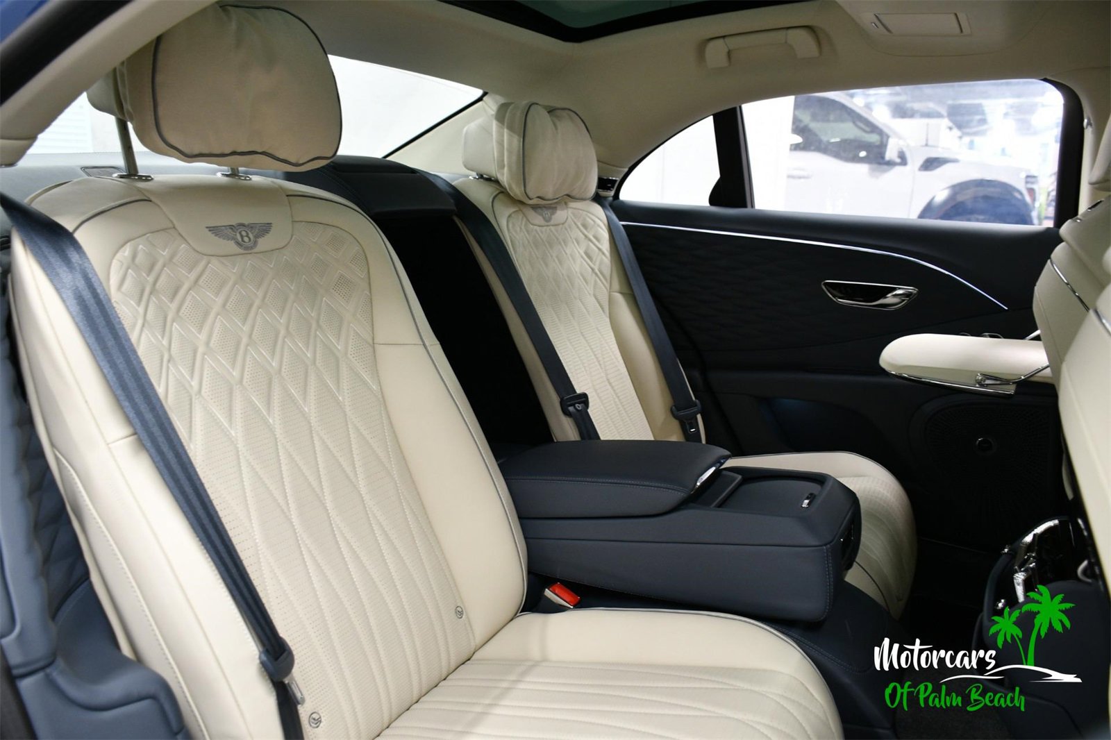 Used 2023 Bentley Flying Spur W12 image 52
