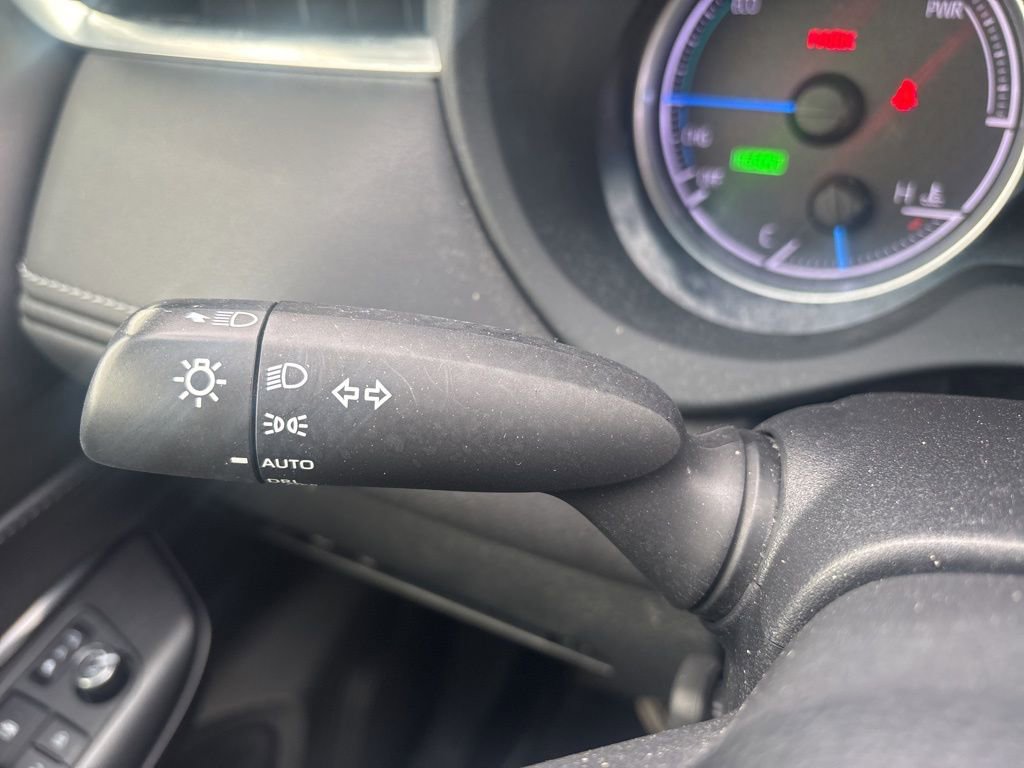 Used 2021 Toyota Venza XLE image 23