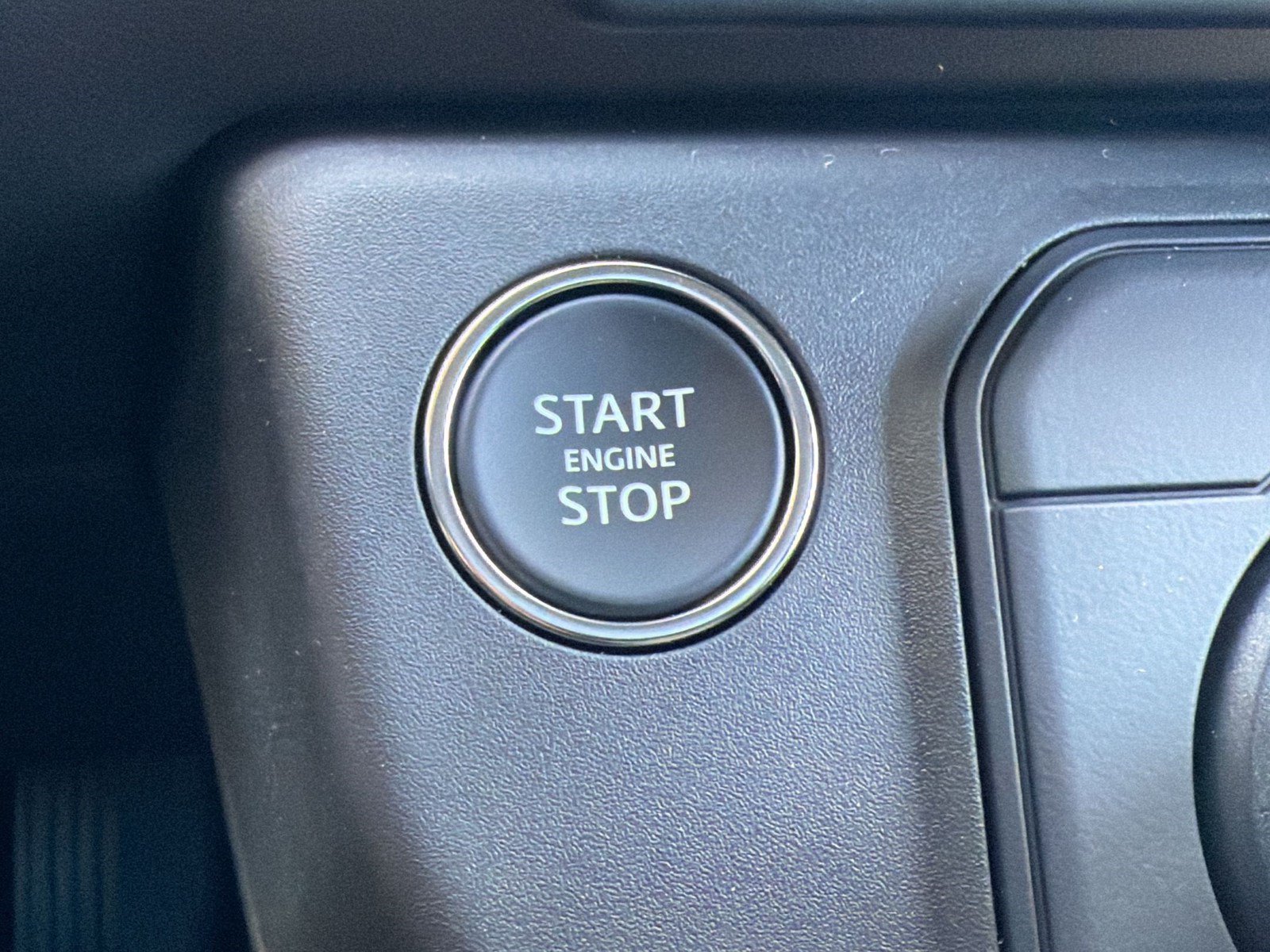 New 2026 Land Rover Defender 110 X-Dynamic SE AWD/4WD image 17