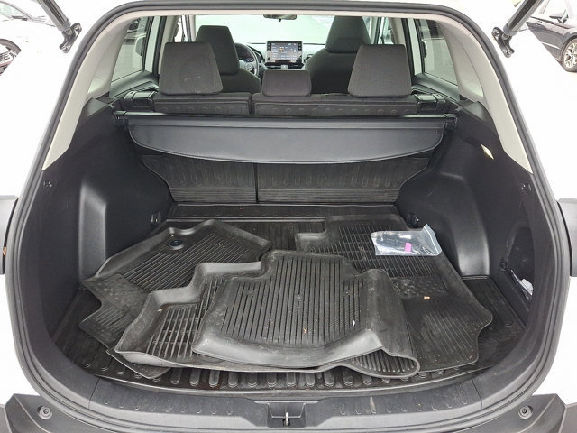 Used 2022 Toyota RAV4 XLE image 28