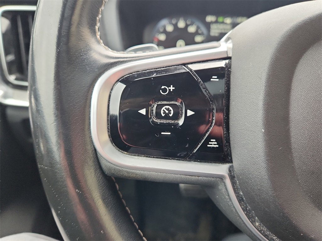 Used 2019 Volvo S60 T6 R-Design image 15