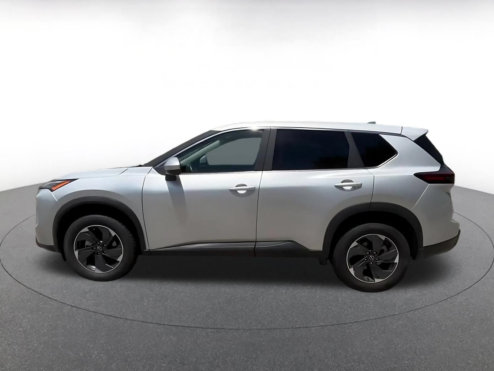 Used 2025 Nissan Rogue SV FWD image 9