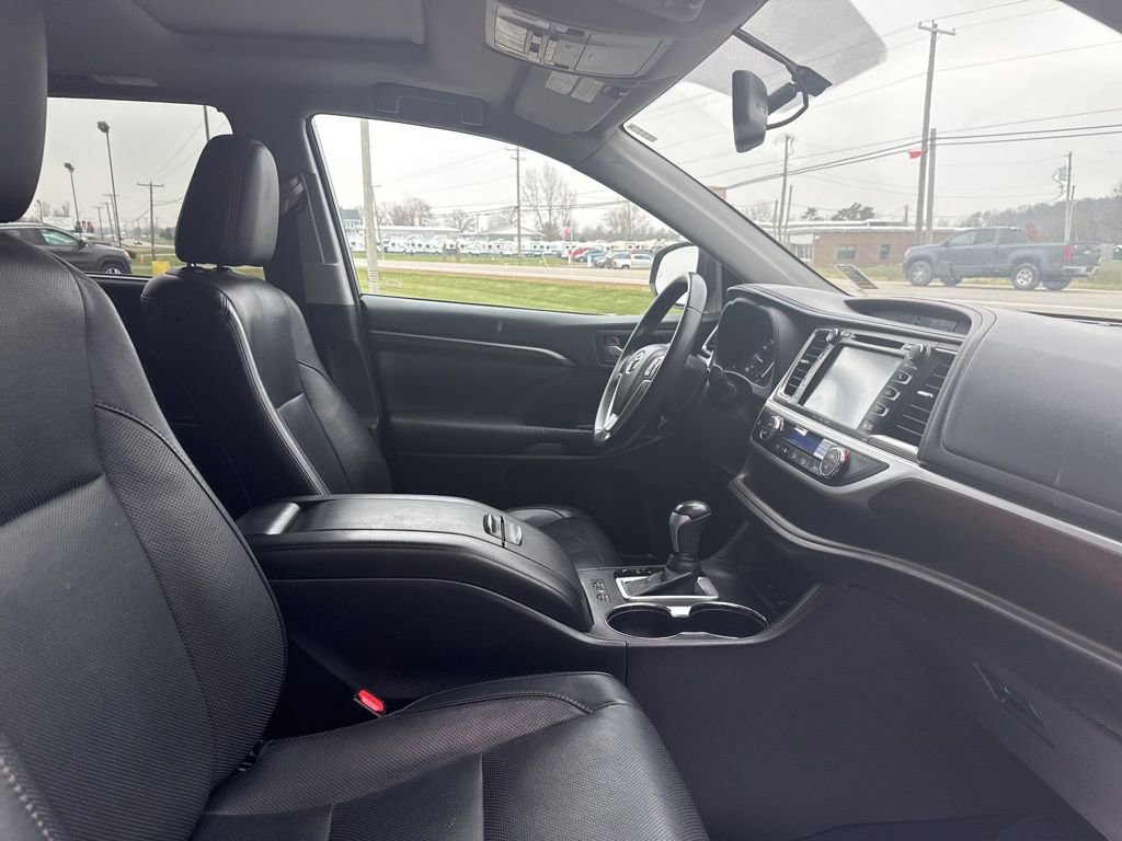 Used 2016 Toyota Highlander Limited image 46