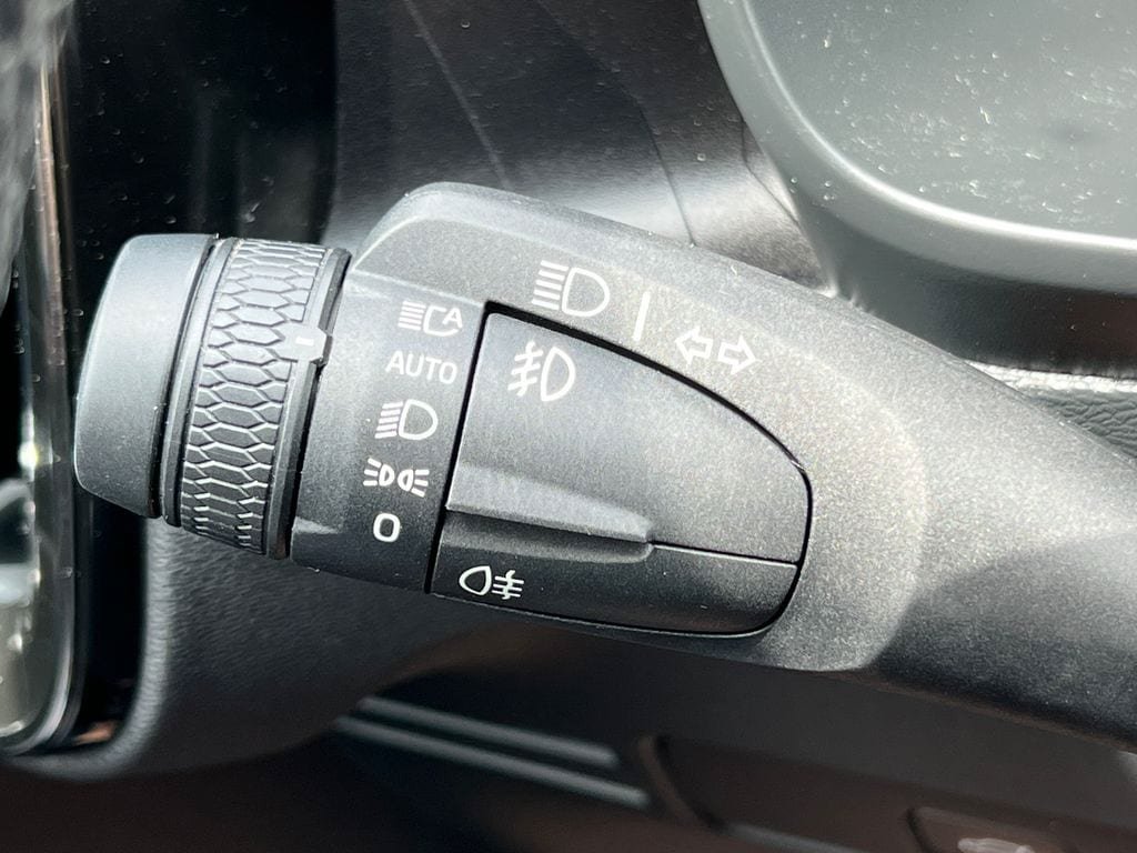 Used 2023 Volvo XC40 Recharge Ultimate AWD/4WD image 24