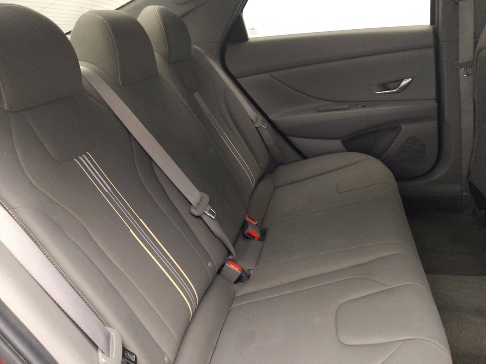 Used 2023 Hyundai Elantra SEL image 19