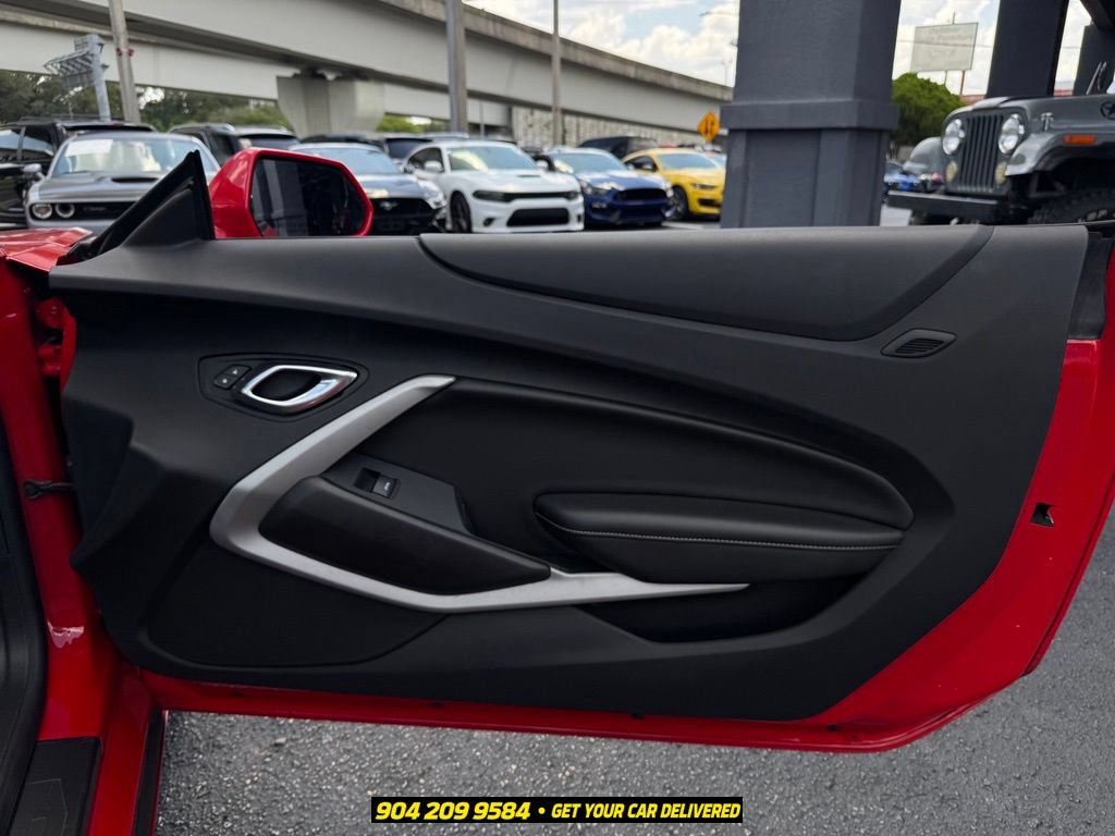 Used 2020 Chevrolet Camaro LT RWD image 29