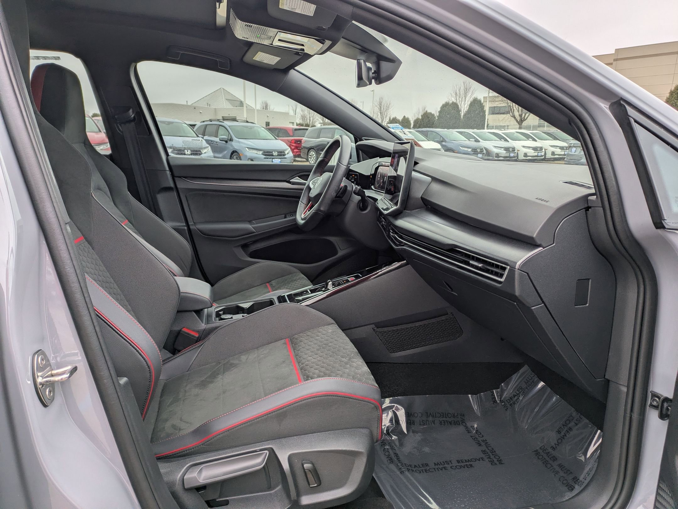 Used 2025 Volkswagen GTI SE image 28