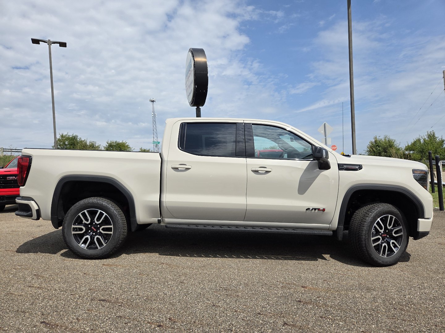 New 2026 GMC Sierra 1500 AT4 w/ AT4 Premium Package AWD/4WD image 21