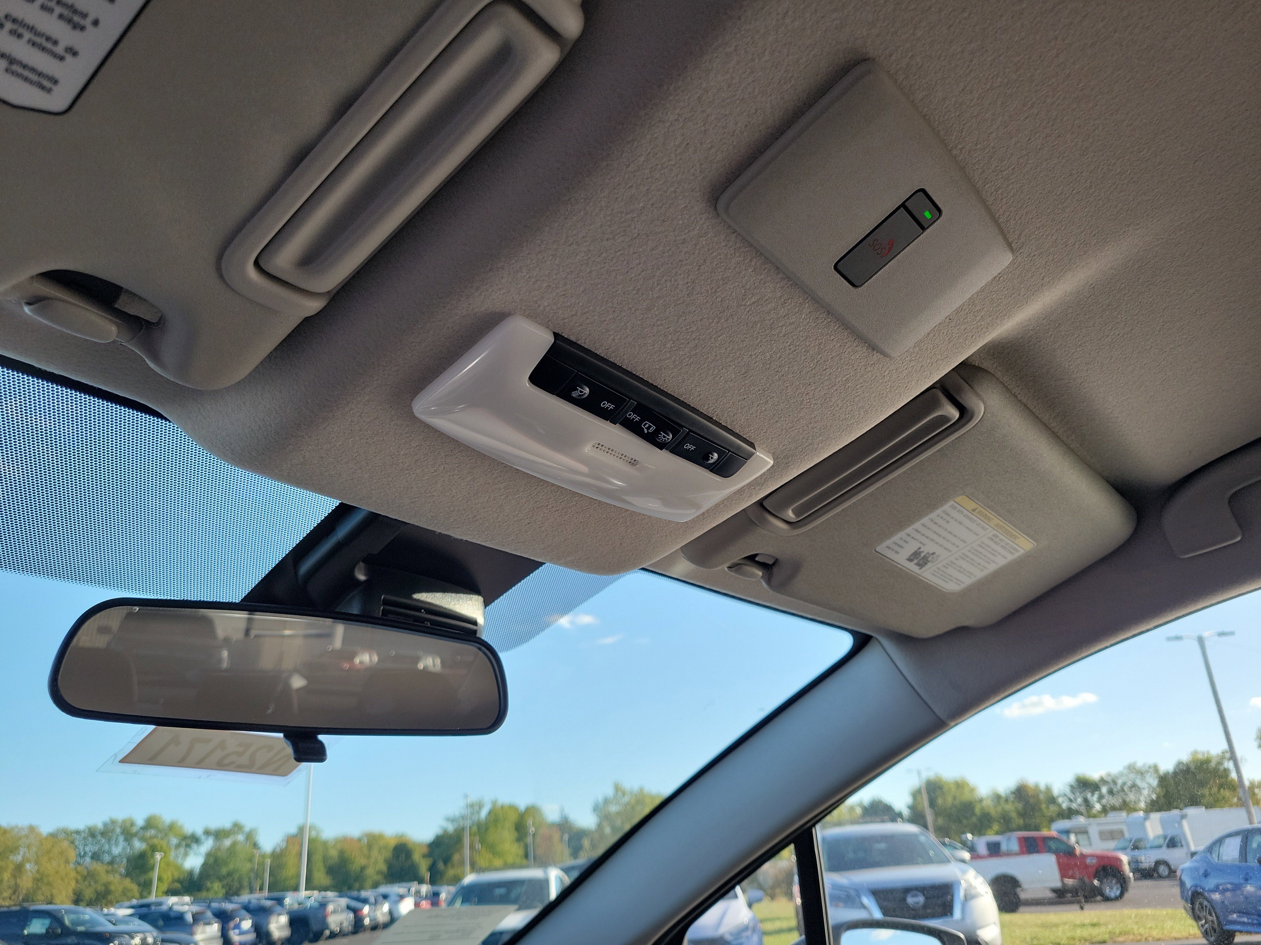 Used 2025 Nissan Versa SR w/ Trunk Package image 29