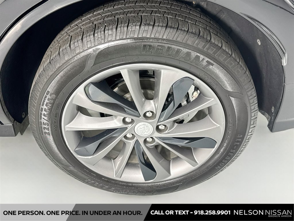 Used 2022 Buick Encore GX Select w/ Sport Touring Package FWD image 29