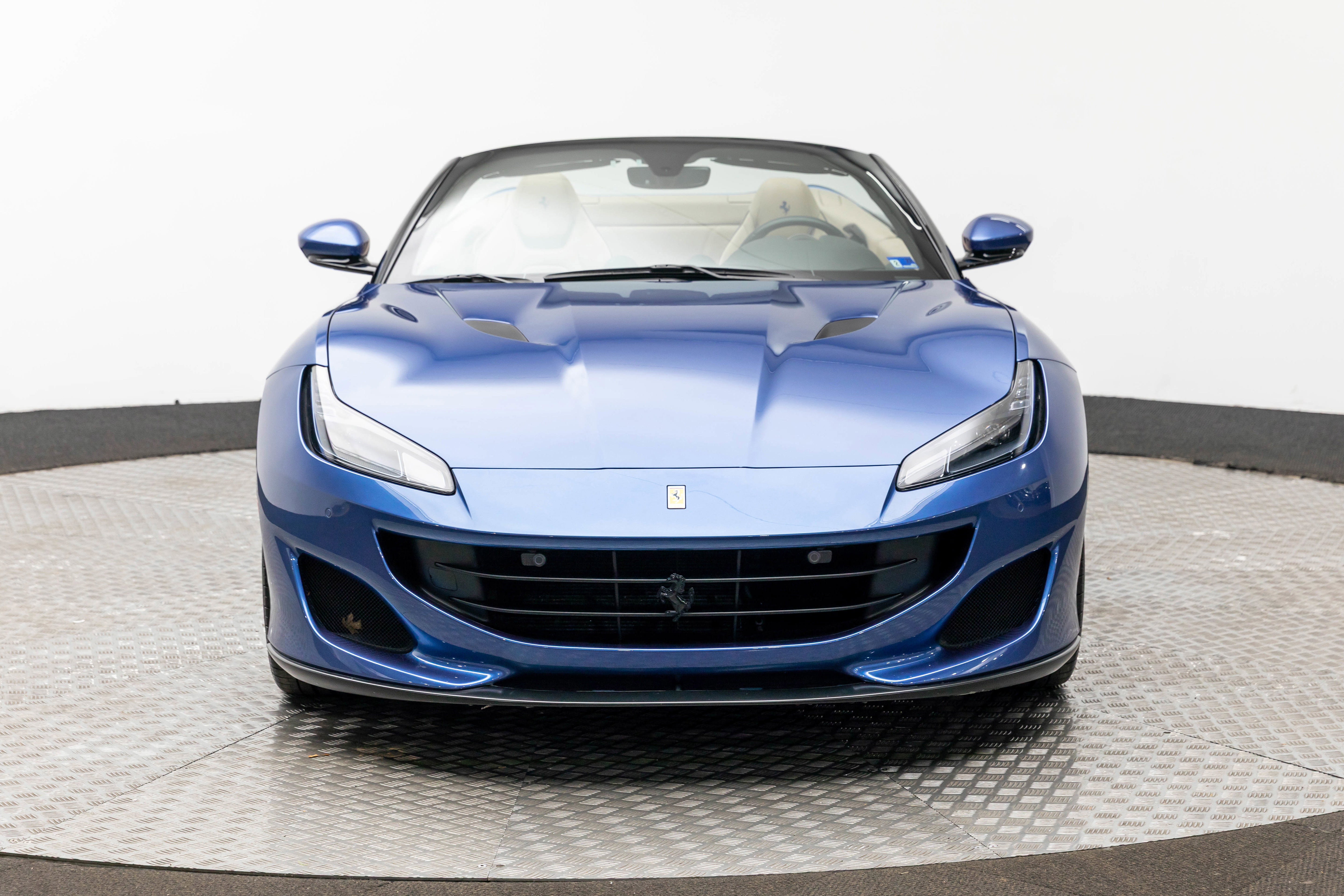 Certified 2019 Ferrari Portofino image 10