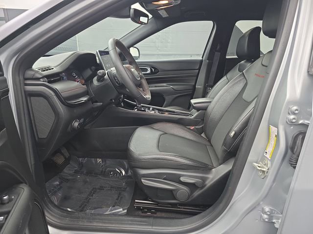 Used 2024 Jeep Compass Trailhawk AWD/4WD image 23