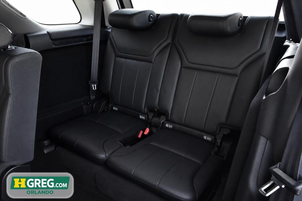 Used 2018 Land Rover Discovery HSE AWD/4WD image 14
