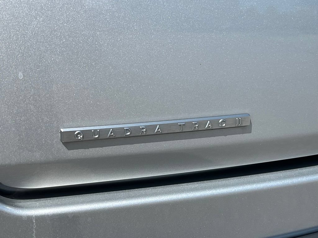 Used 2022 Jeep Wagoneer Series III w/ Premium Group I AWD/4WD image 15