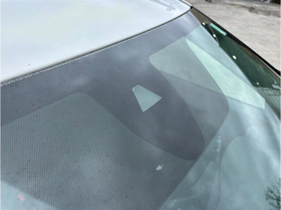 Used 2021 Nissan Kicks S FWD image 12