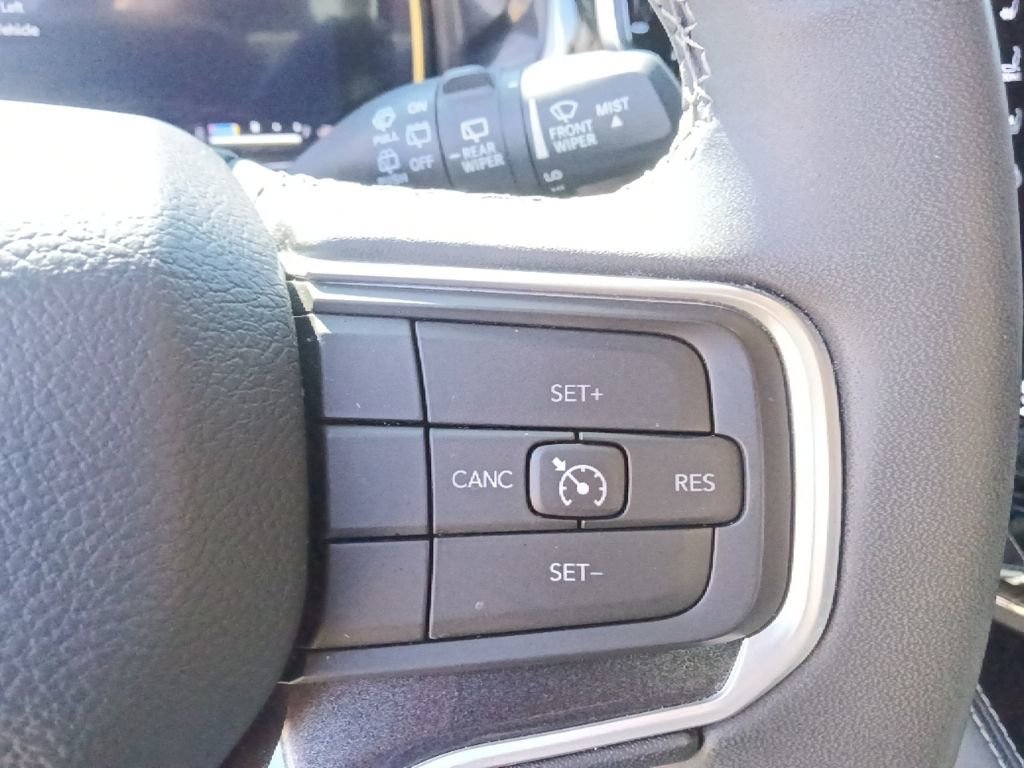 Used 2023 Jeep Wagoneer 2WD image 19