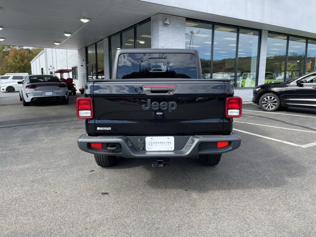 Used 2022 Jeep Gladiator Sport image 6