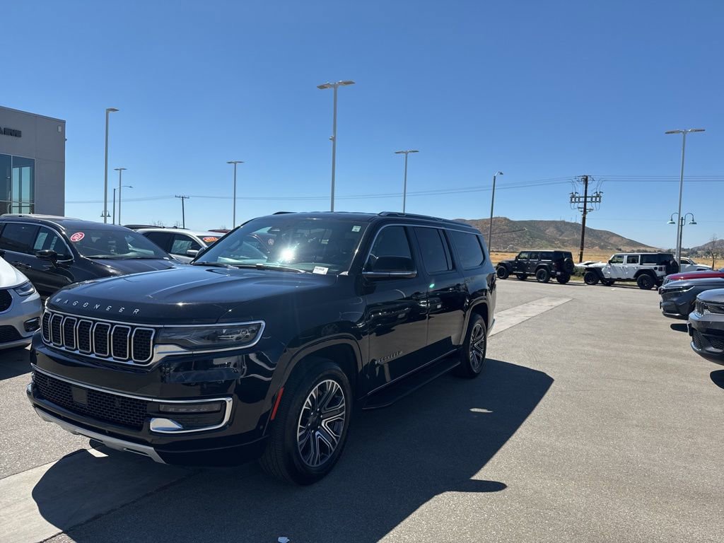 Used 2024 Jeep Wagoneer L Series II w/ Flexible Seating Group image 4