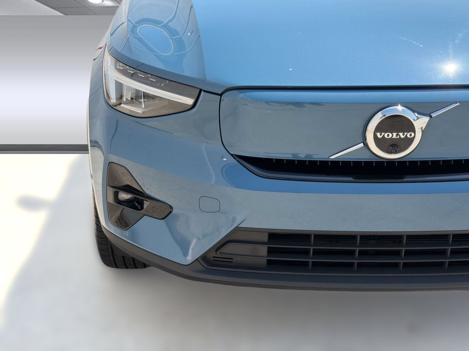 Certified 2023 Volvo C40 P8 Recharge Plus AWD/4WD image 11