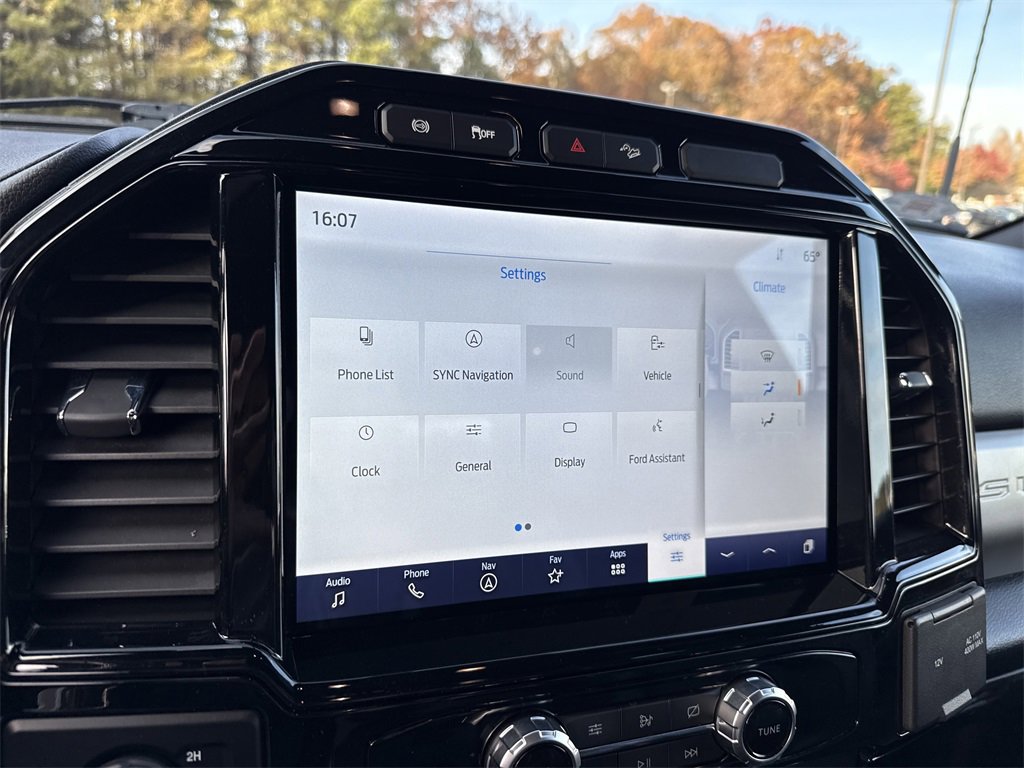 Used 2022 Ford F250 Lariat w/ Black Appearance Package image 29