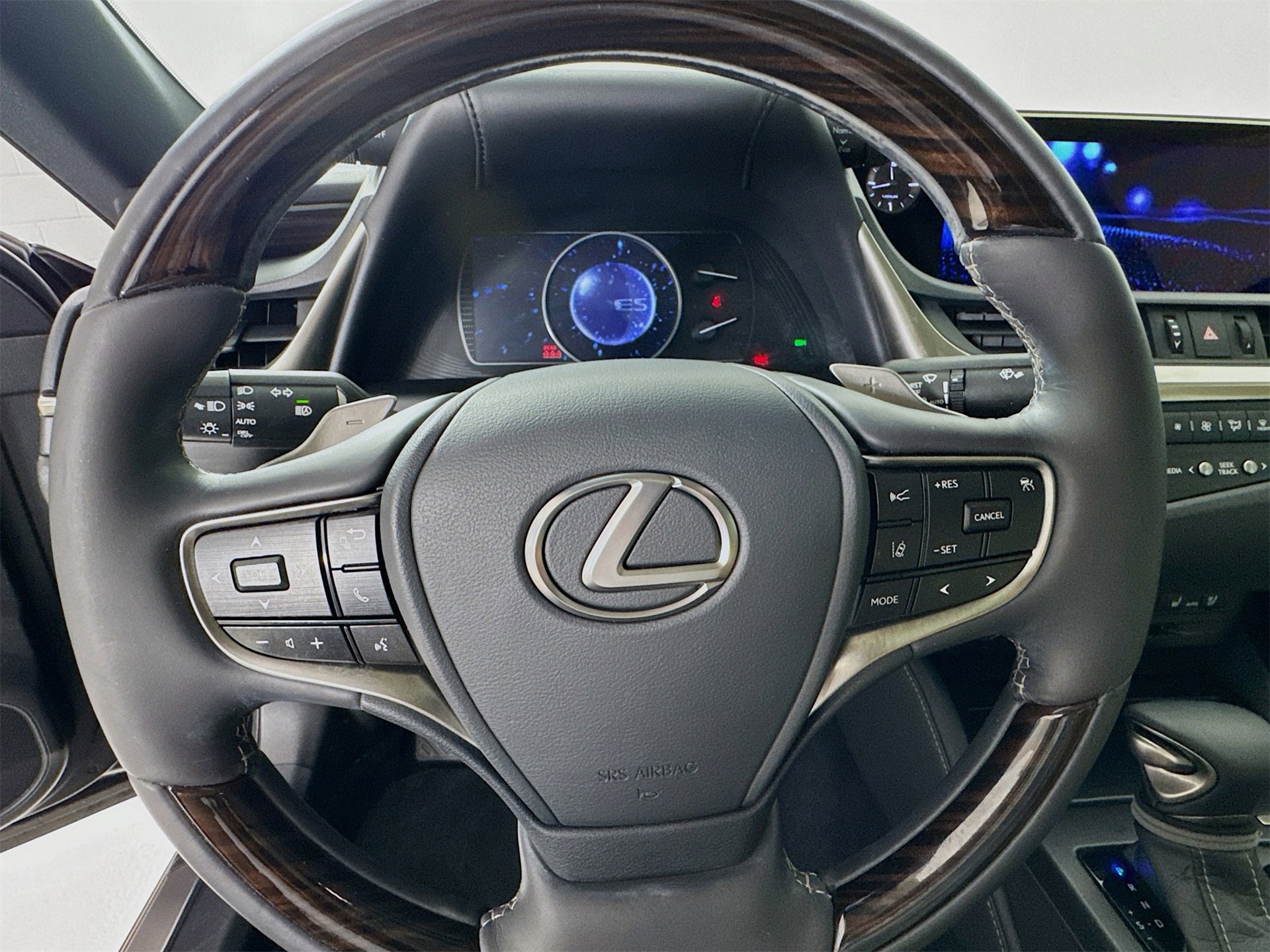 Used 2021 Lexus ES 350 w/ Premium Package image 11