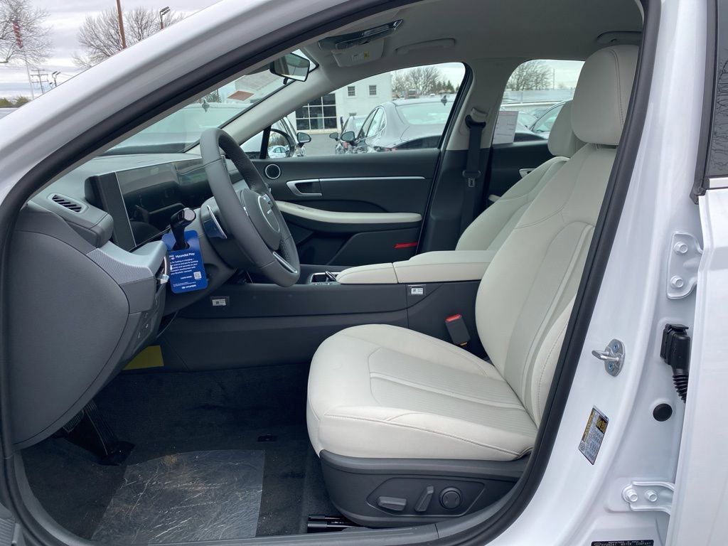 New 2026 Hyundai Sonata SEL AWD/4WD image 10
