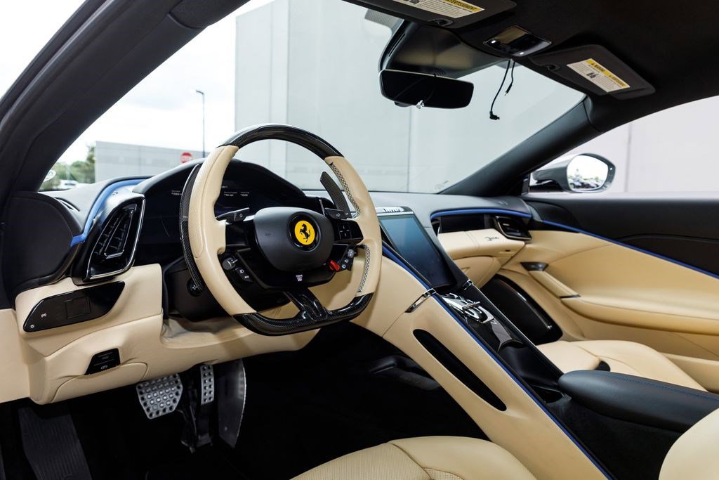 Used 2023 Ferrari Roma RWD image 9