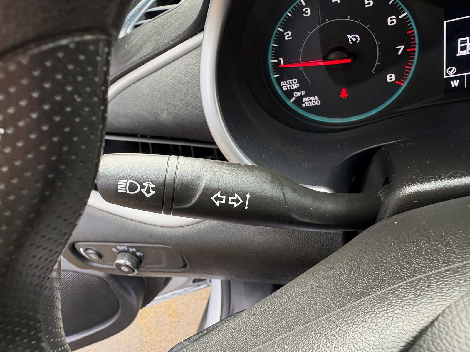 Used 2022 Chevrolet Malibu LT FWD image 35