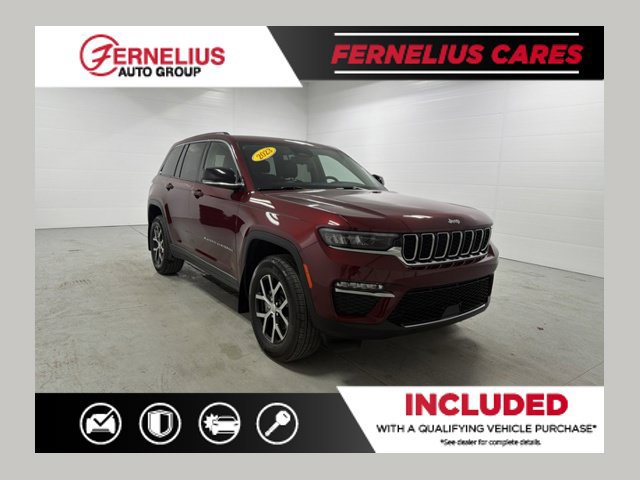 Used 2023 Jeep Grand Cherokee Limited AWD/4WD image 1