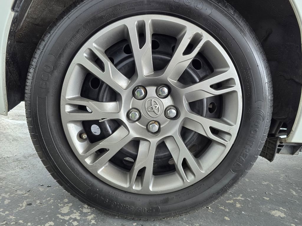 Used 2019 Toyota Corolla L FWD image 33