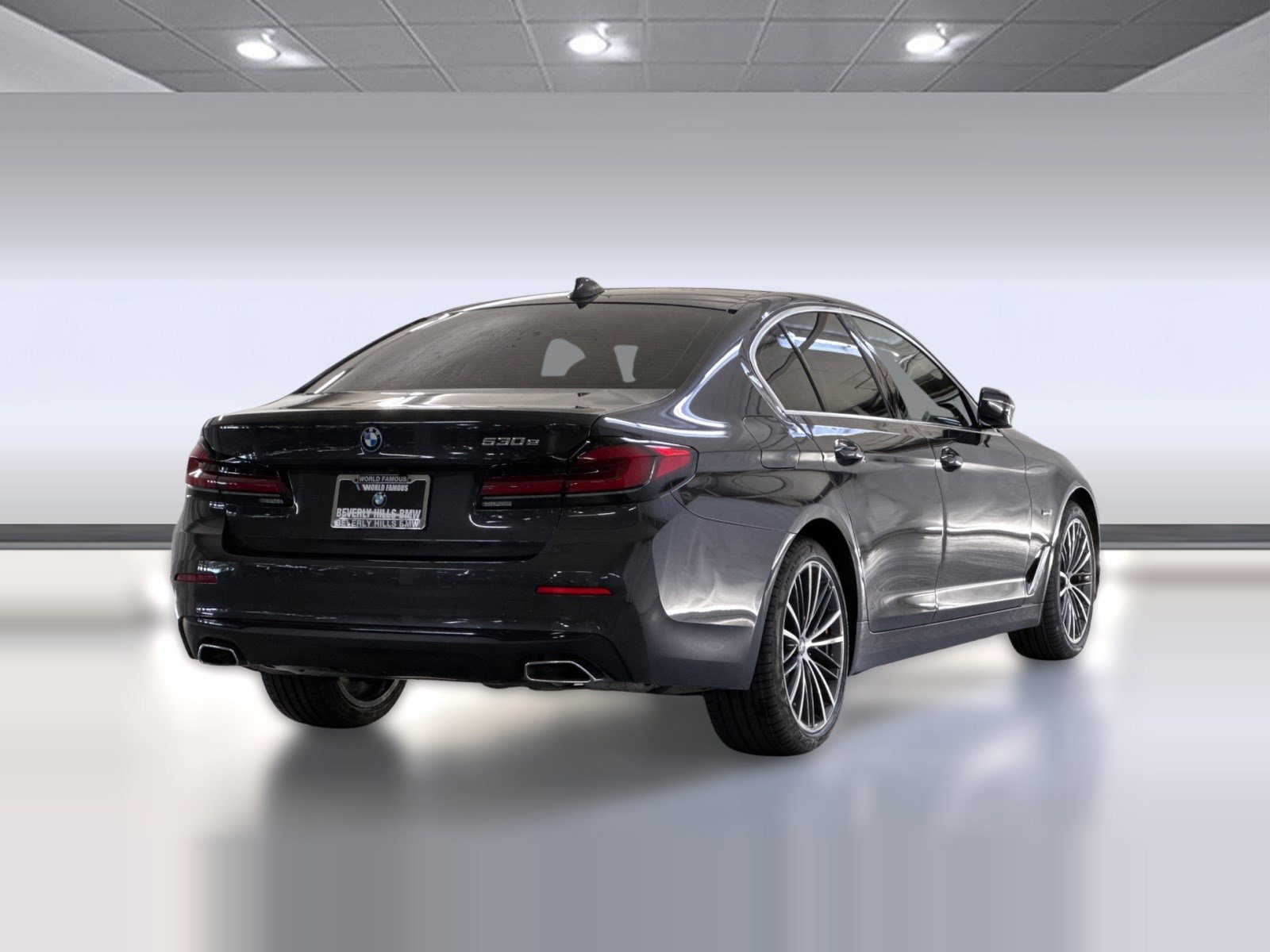 Used 2023 BMW 530e w/ Convenience Package image 8