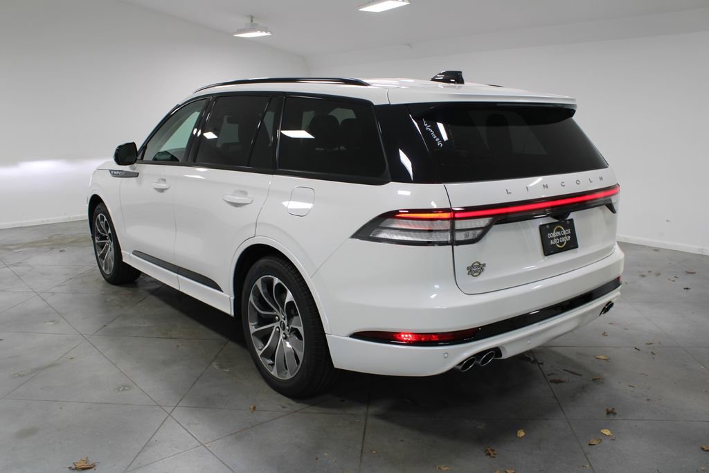 New 2026 Lincoln Aviator 2WD w/ Jet Appearance Package image 6