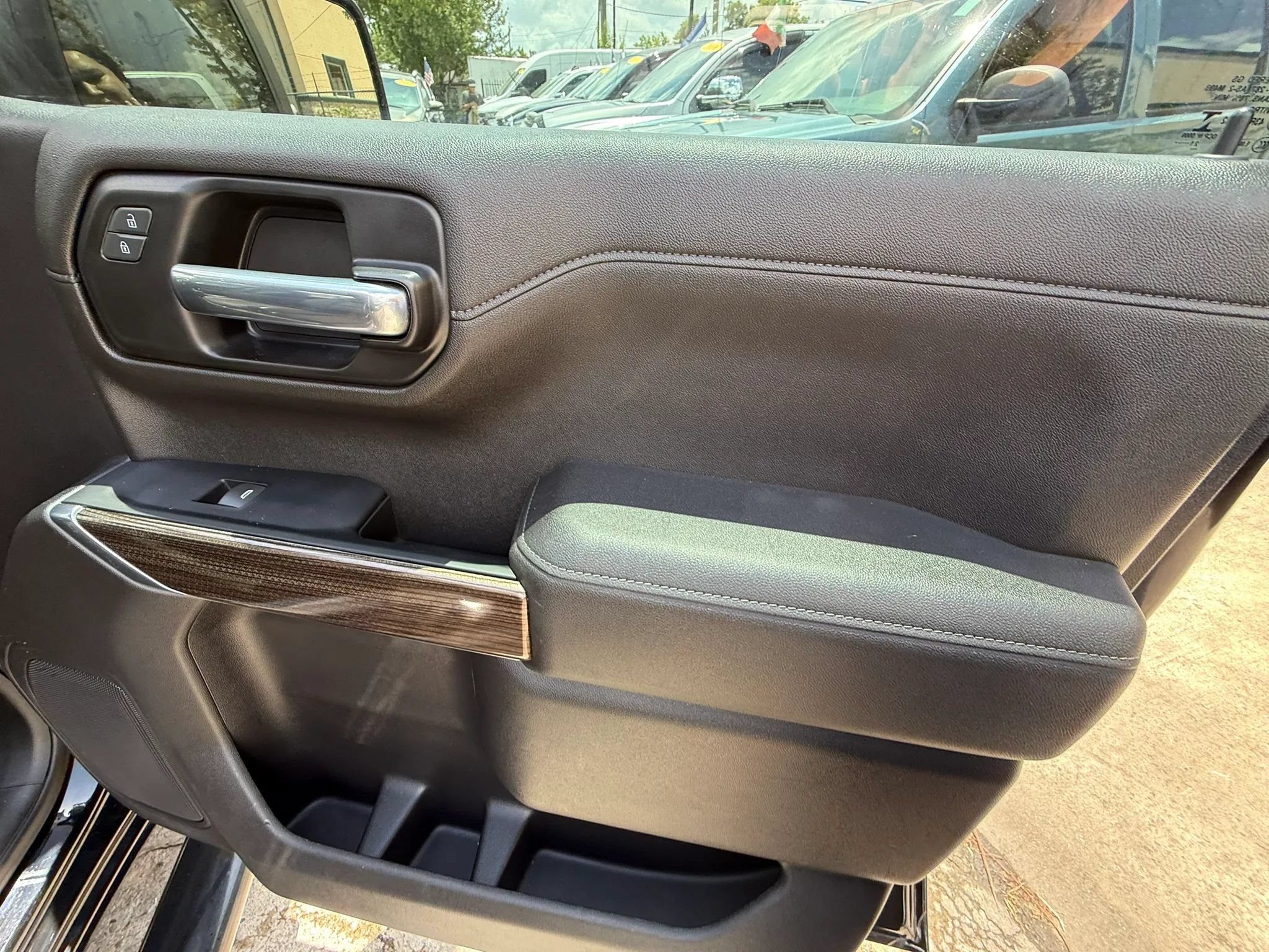 Used 2021 Chevrolet Silverado 1500 LT RWD image 25