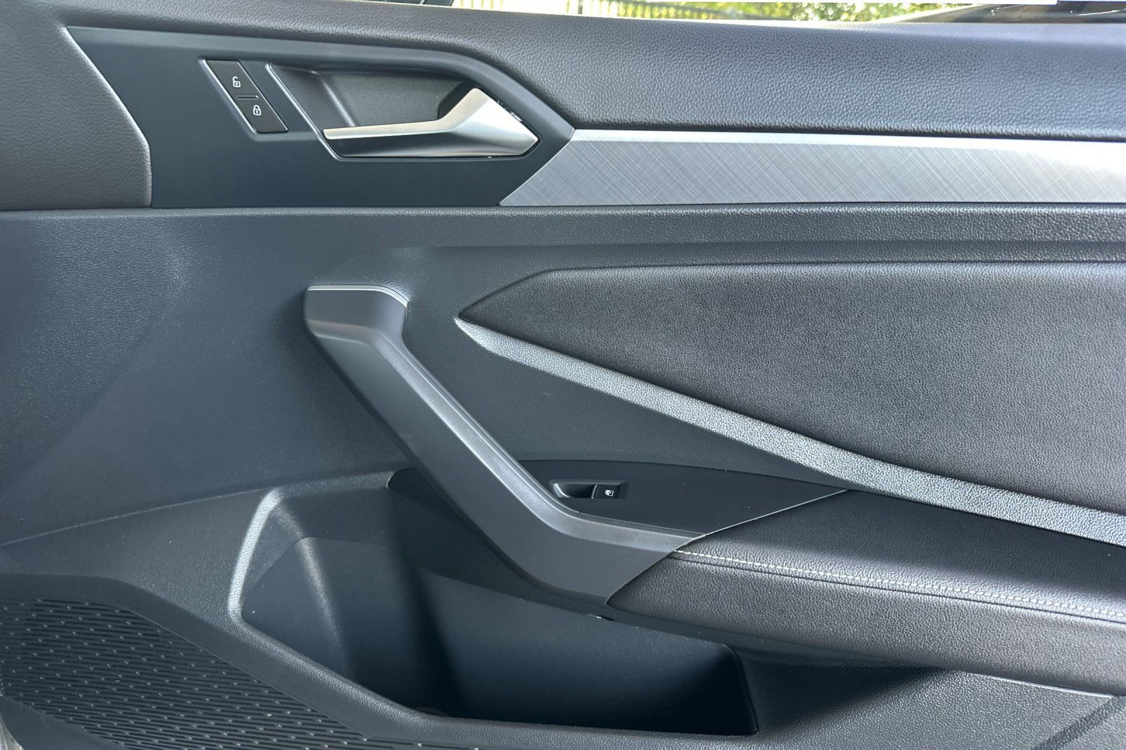 Used 2024 Volkswagen Jetta SE image 18