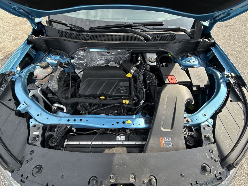 Certified 2025 Chevrolet Trax RS w/ Driver Confidence Package image 17