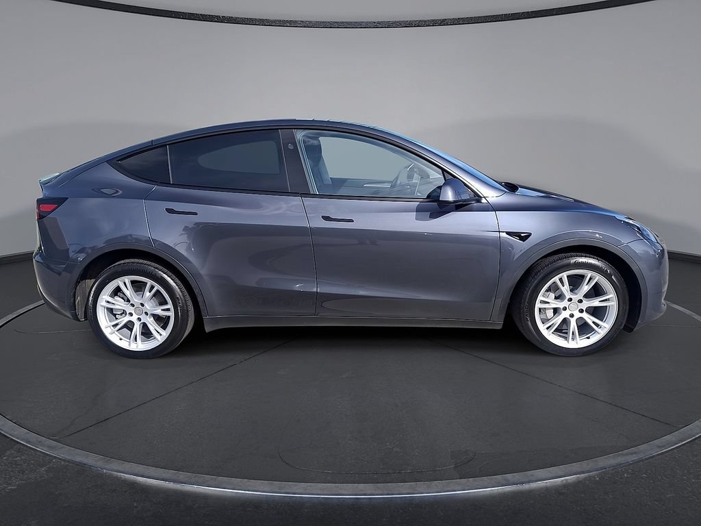 Used 2023 Tesla Model Y Long Range AWD/4WD image 32