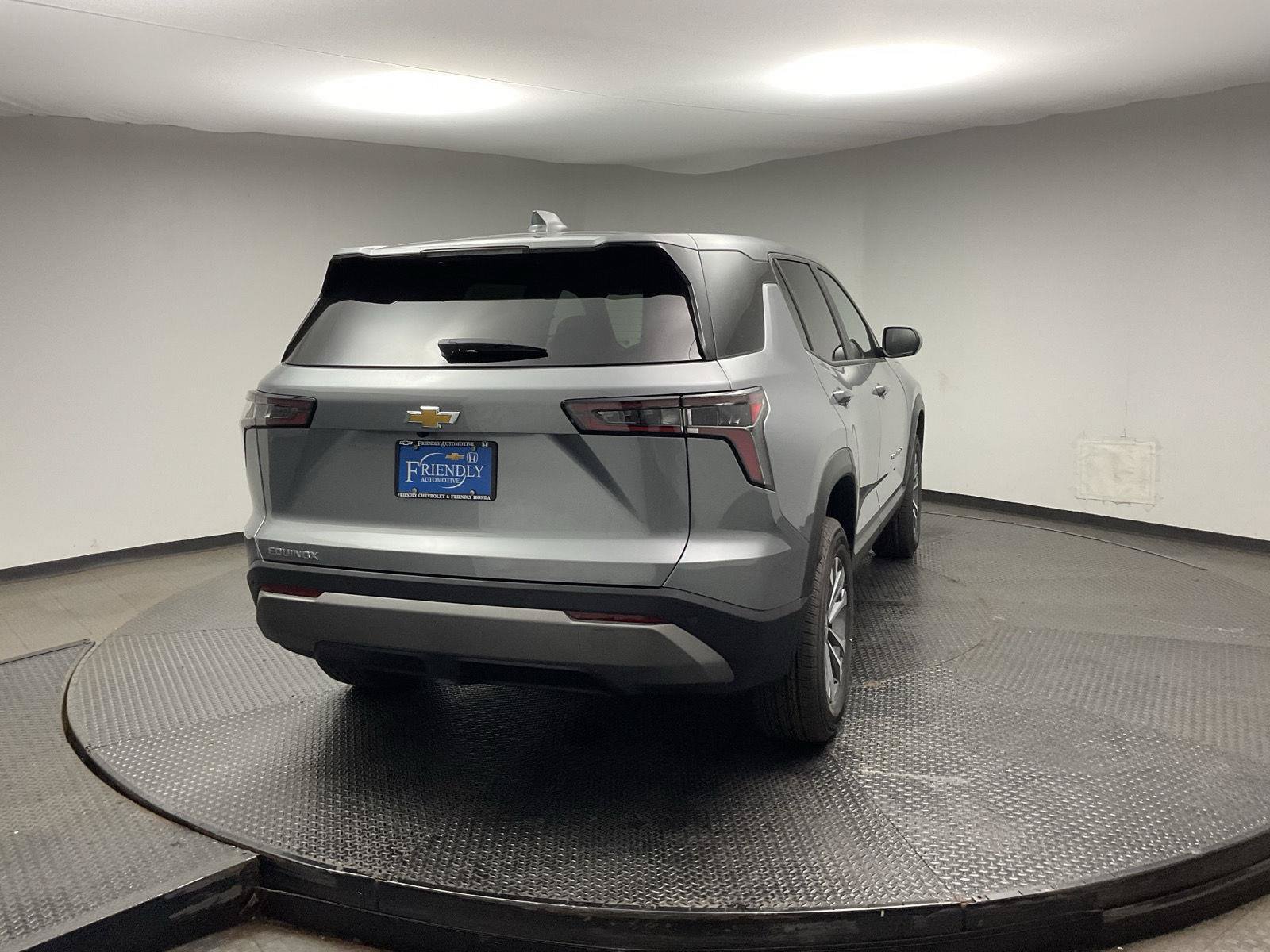 New 2027 Chevrolet Equinox LT FWD image 7