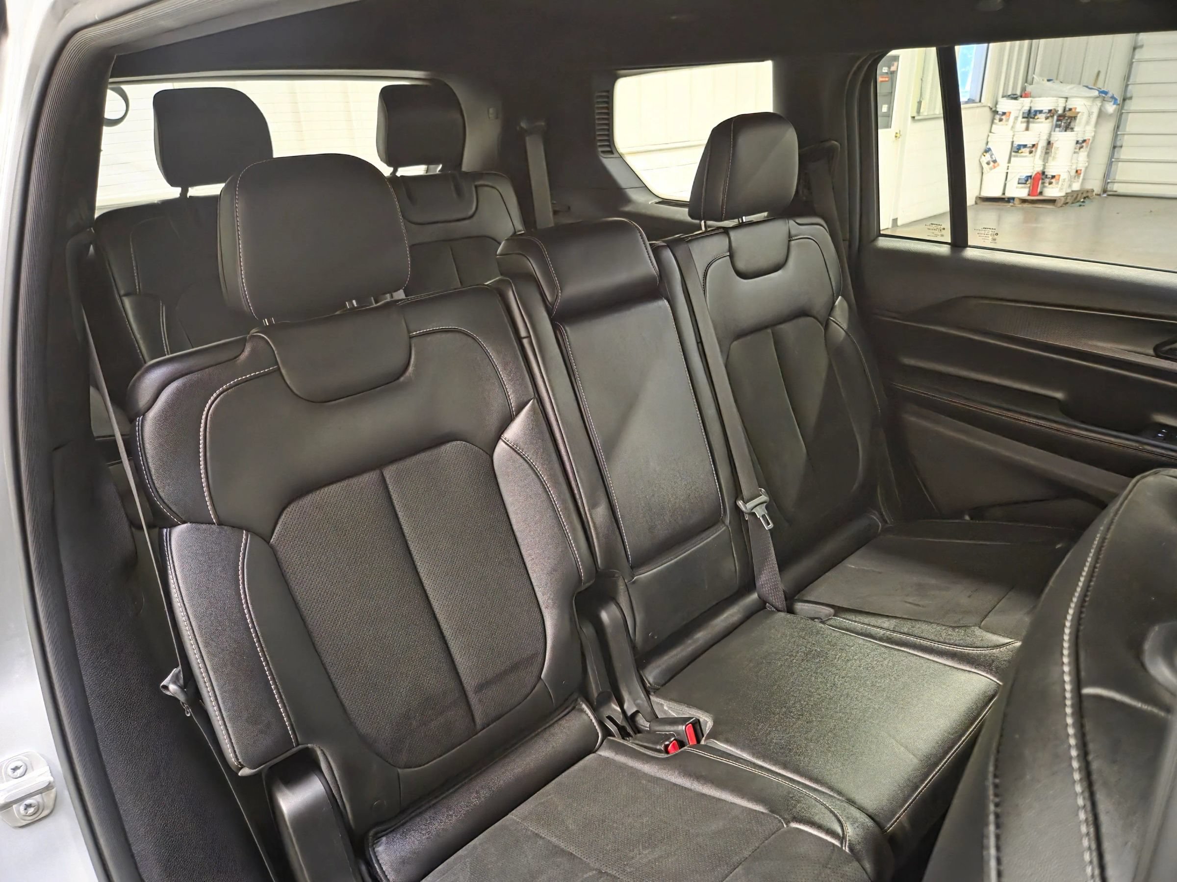 Used 2024 Jeep Grand Cherokee L Laredo AWD/4WD image 38
