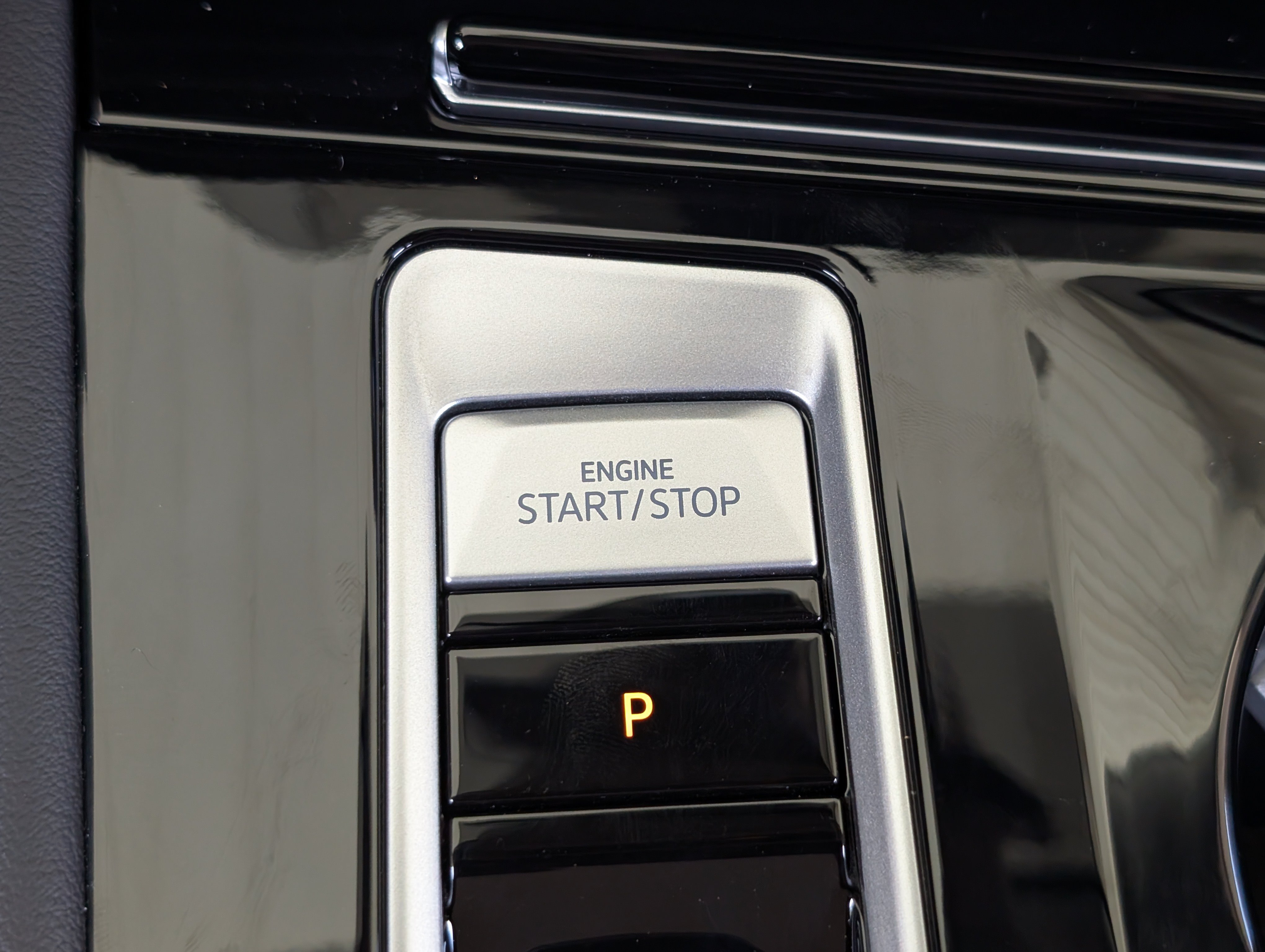 Used 2025 Volkswagen Atlas SE FWD image 34