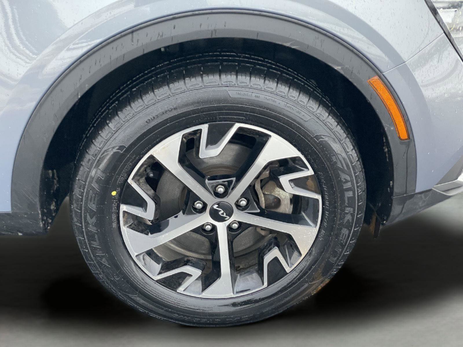 Used 2023 Kia Sportage EX image 10