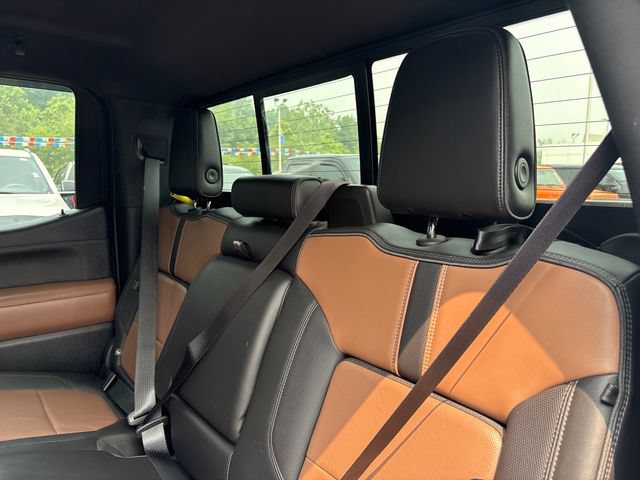 Used 2022 Chevrolet Silverado 1500 High Country w/ Technology Package AWD/4WD image 22